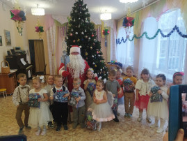 Утренник в группе "Звёздочки" Утренник в группе "Звёздочки".