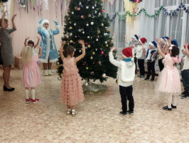 Новогодний утренник у "Капитошки" Новогодний утренник у "Капитошки".