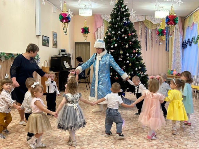 Новый год в группе "Шалунишки" Новый год в группе "Шалунишки".